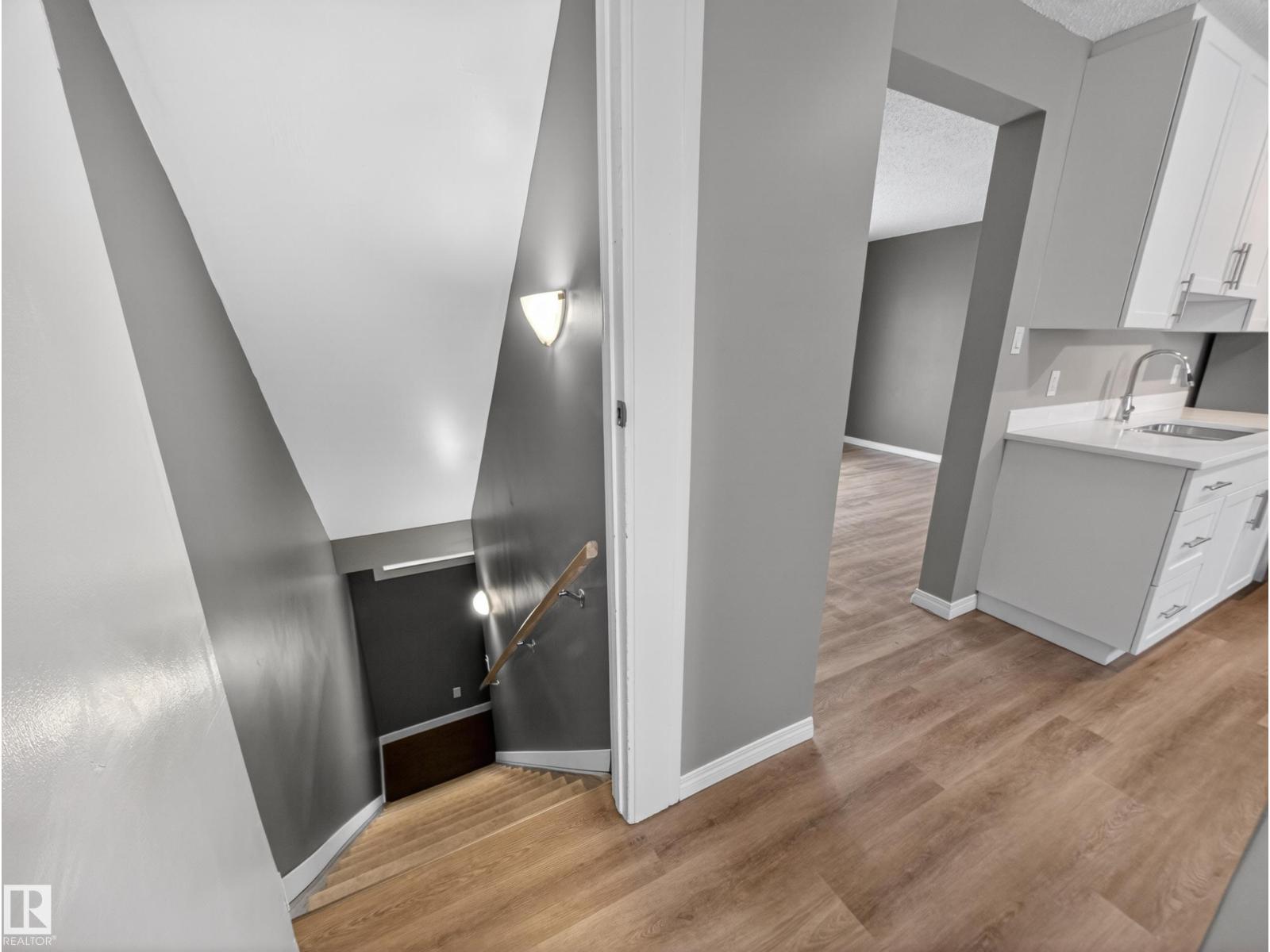 7715 37 AV NW, Edmonton