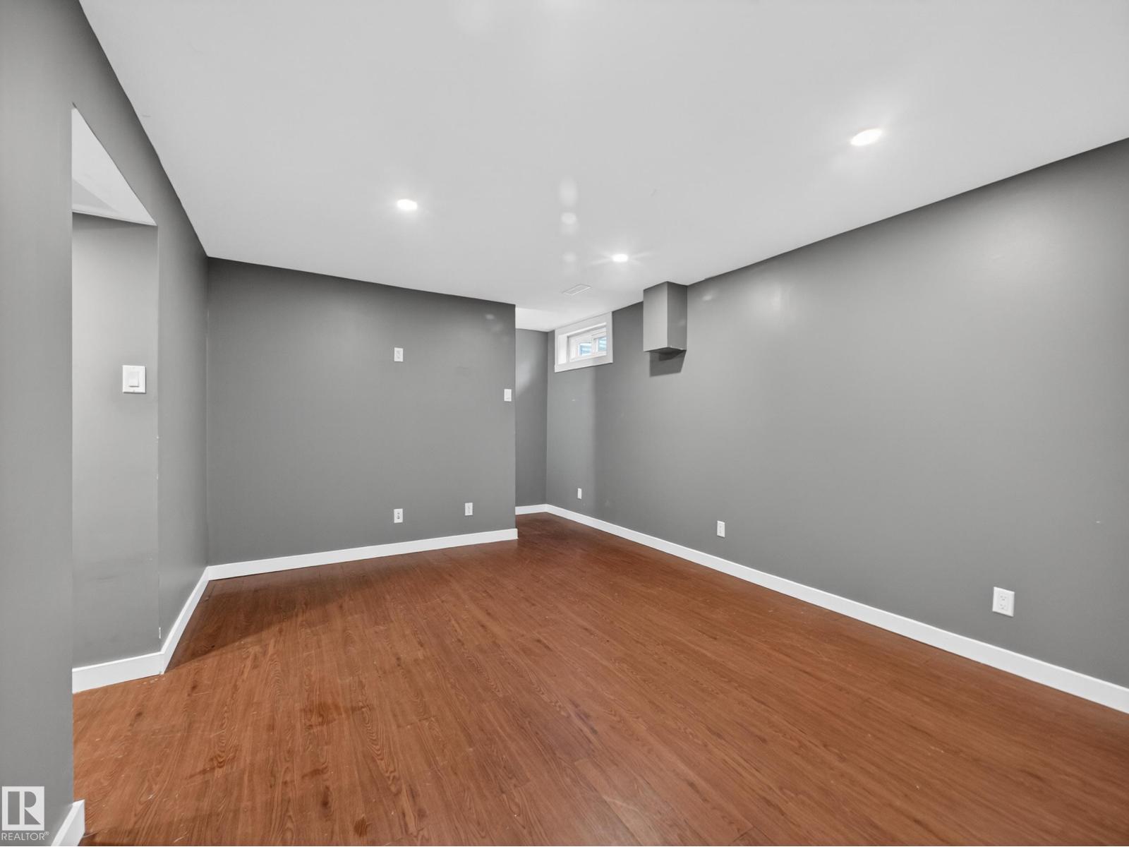 7715 37 AV NW, Edmonton