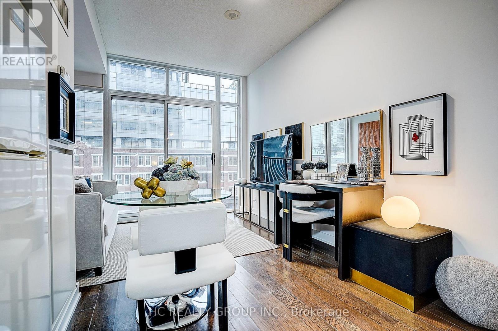 #705 21 NELSON STREET - 13