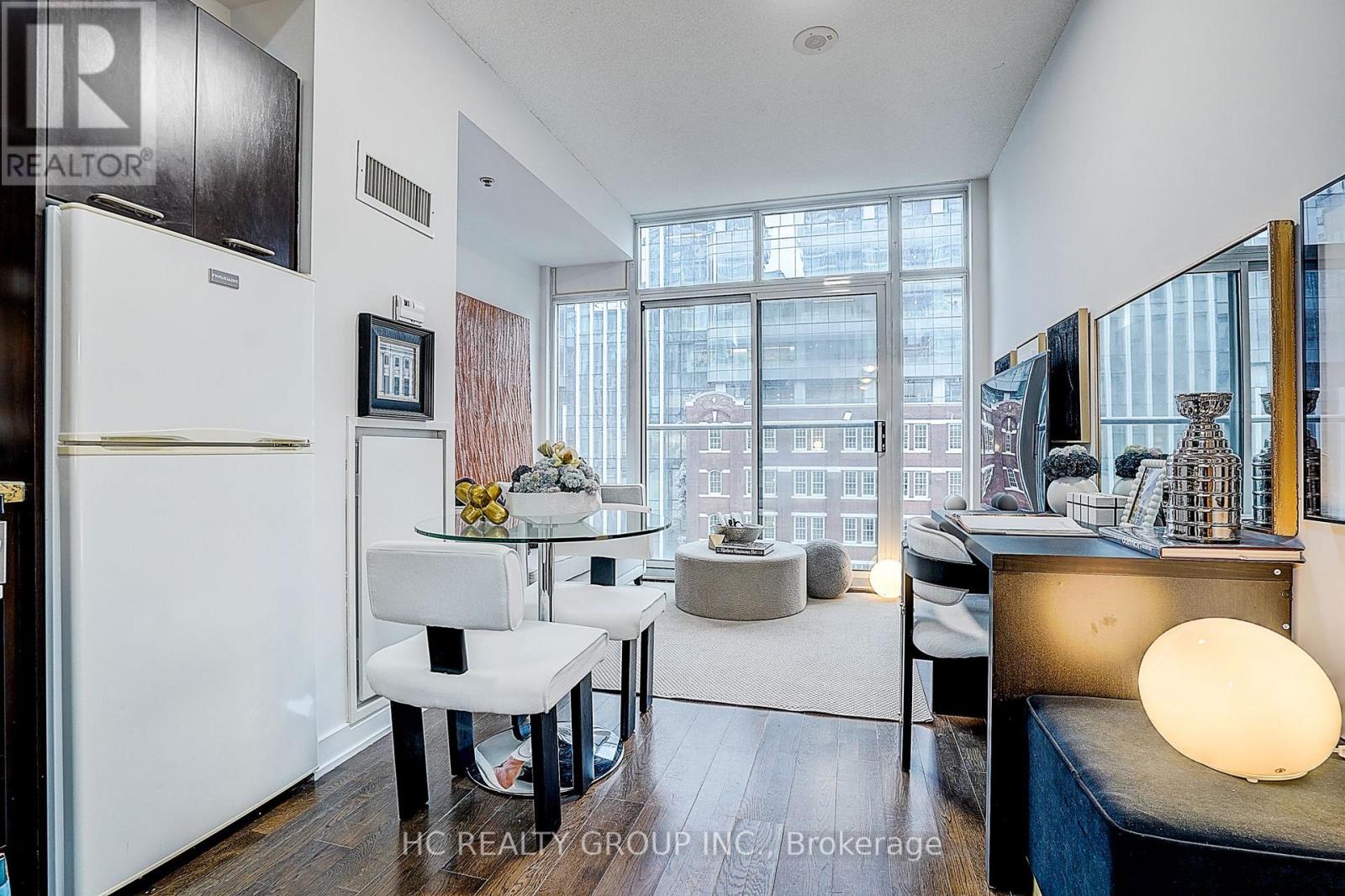 #705 21 NELSON STREET - 14