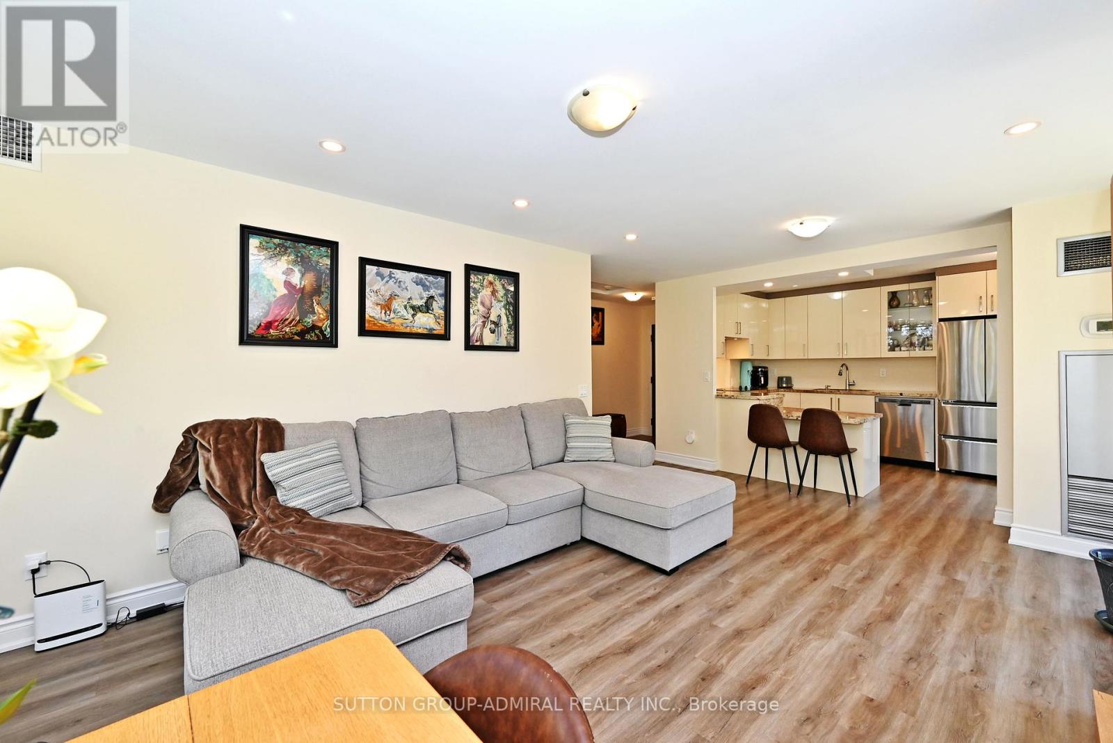 #203 91 TOWNSGATE DRIVE - 16