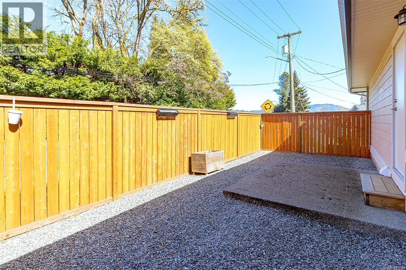 2886 SHERMAN RD - 27