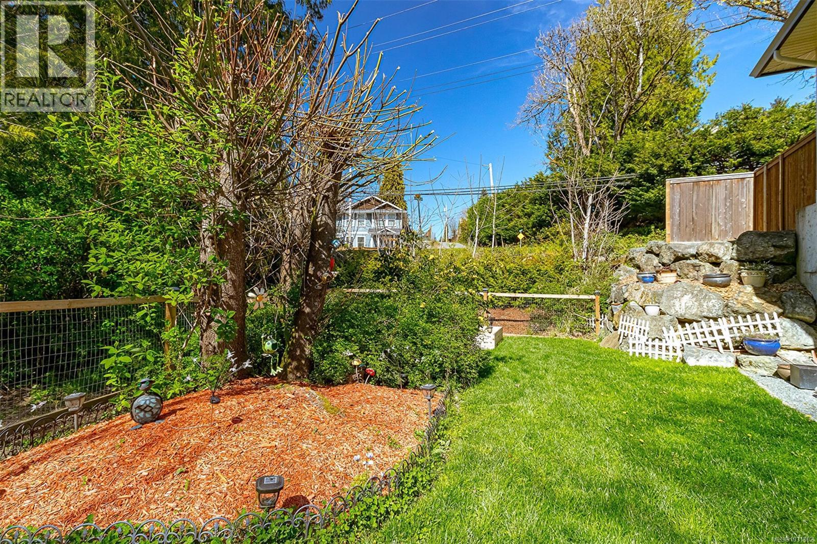 2886 SHERMAN RD - 44