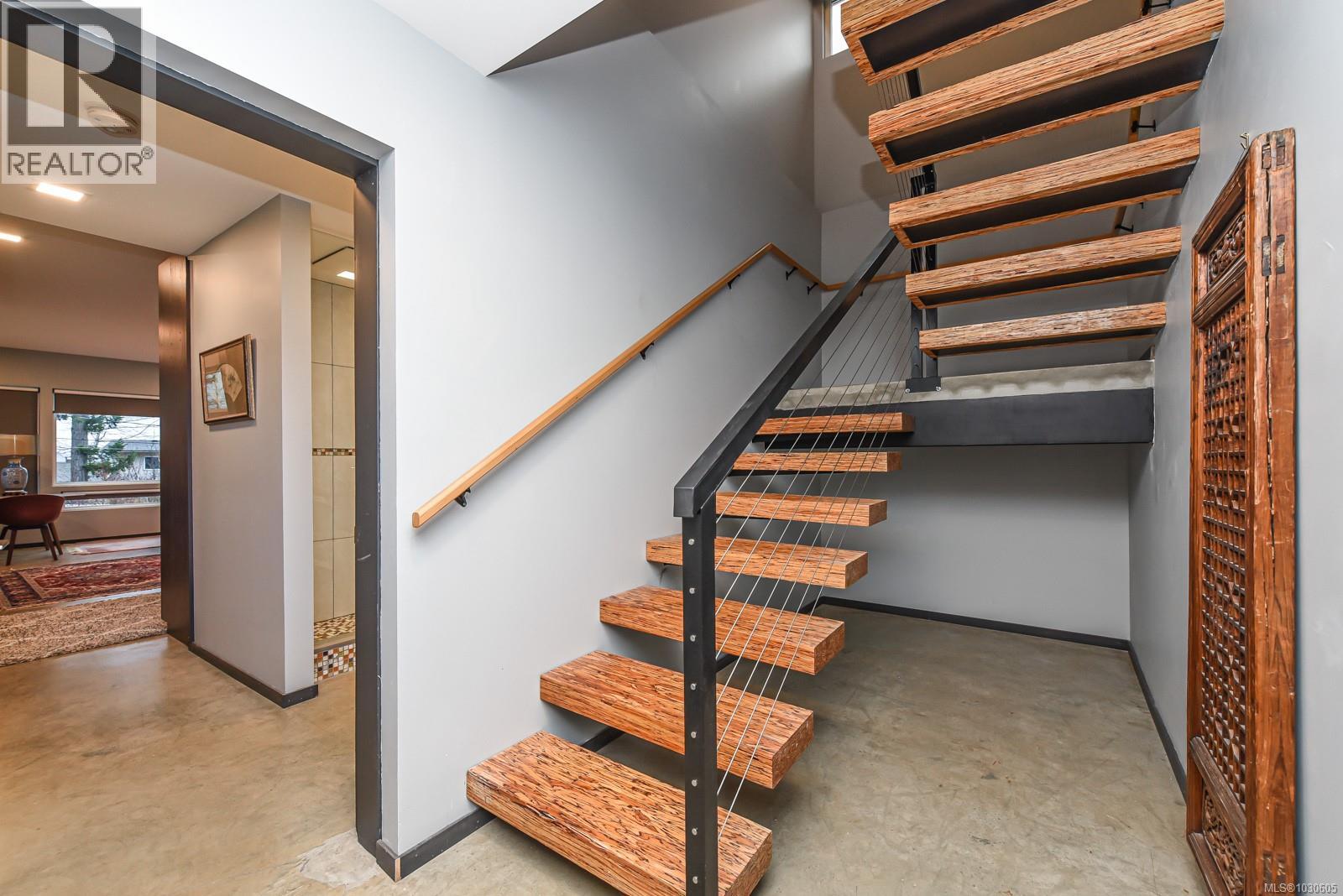 3855-3857 Warren Ave - 24