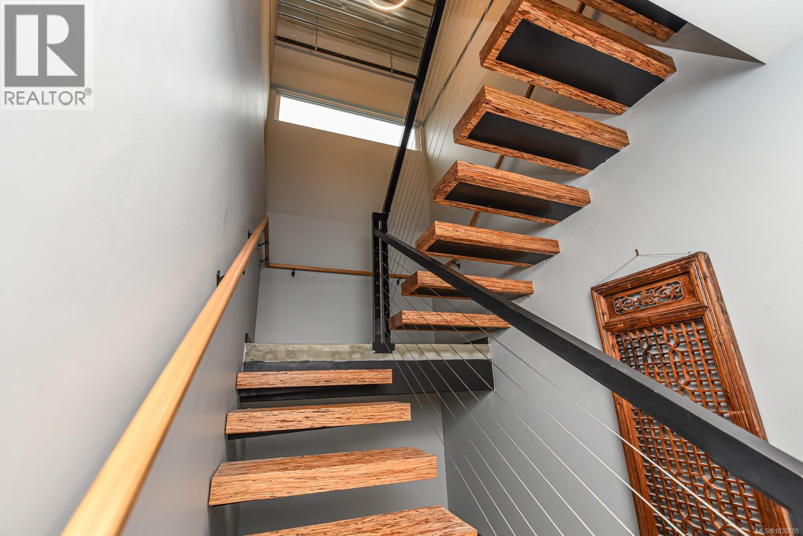 3855-3857 Warren Ave - 25