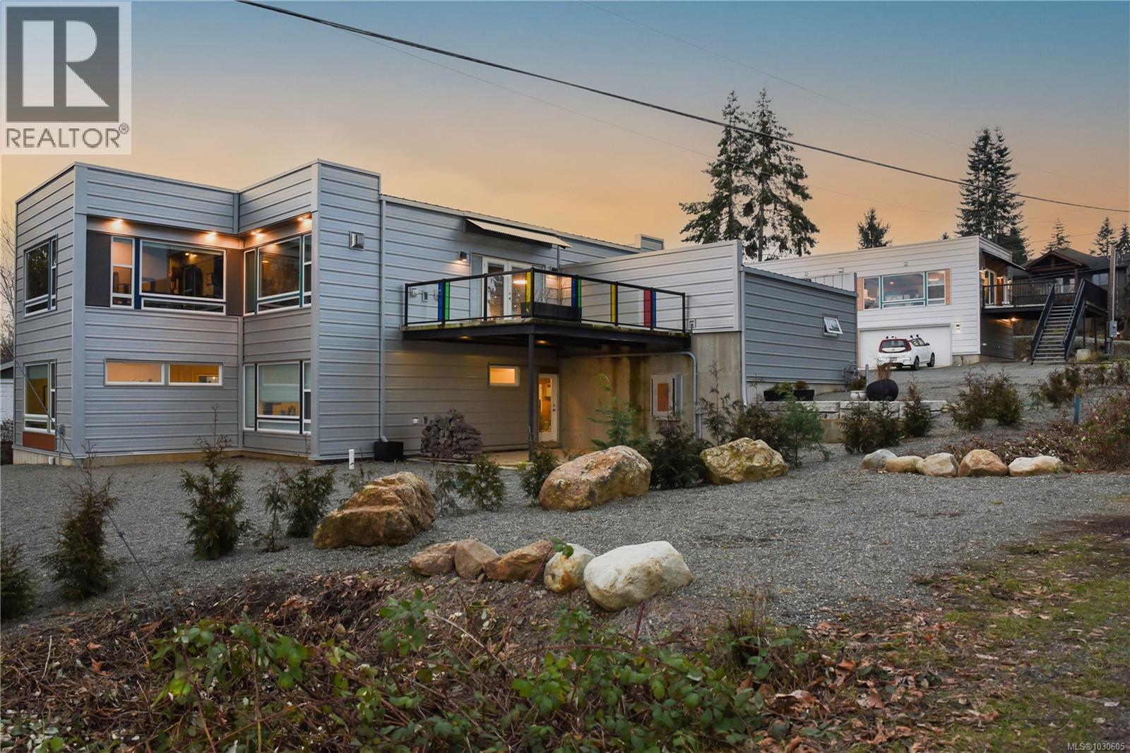 3855-3857 Warren Ave - 36