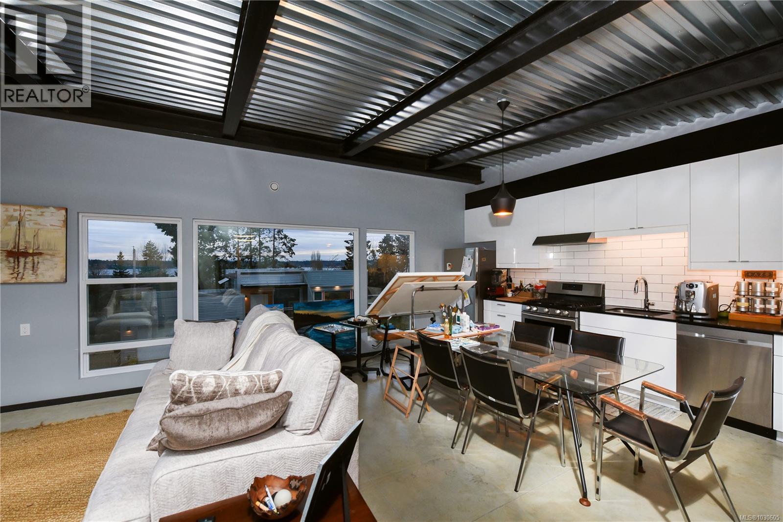 3855-3857 Warren Ave - 44