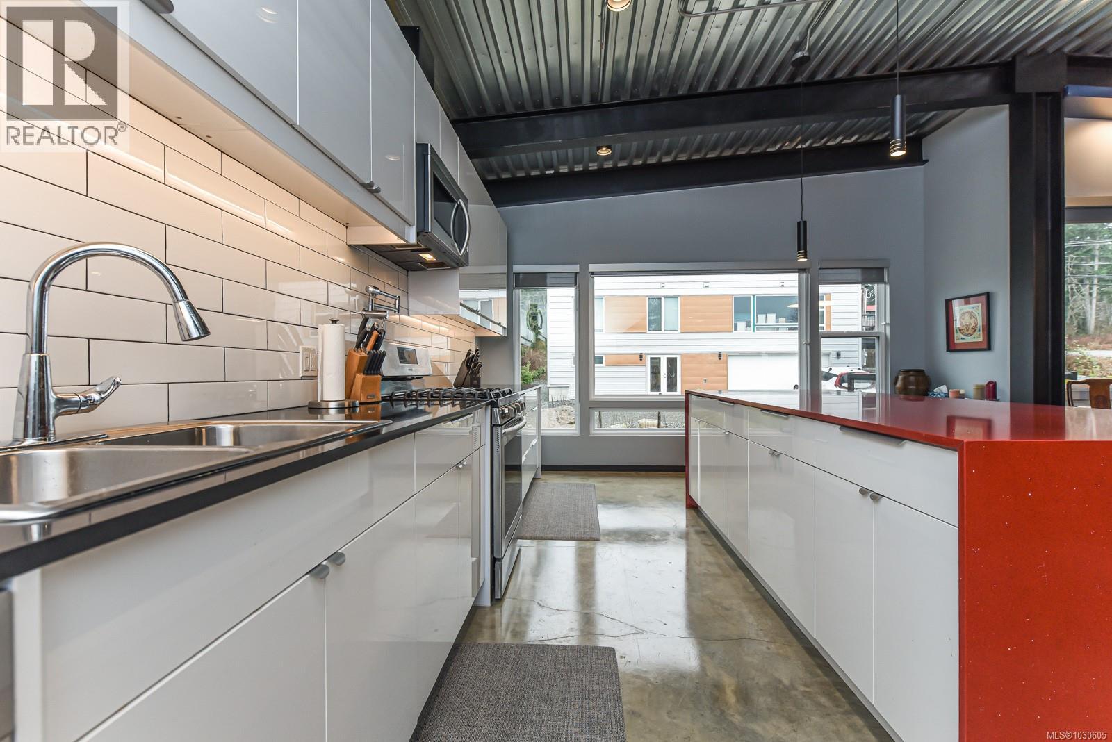 3855-3857 Warren Ave - 3