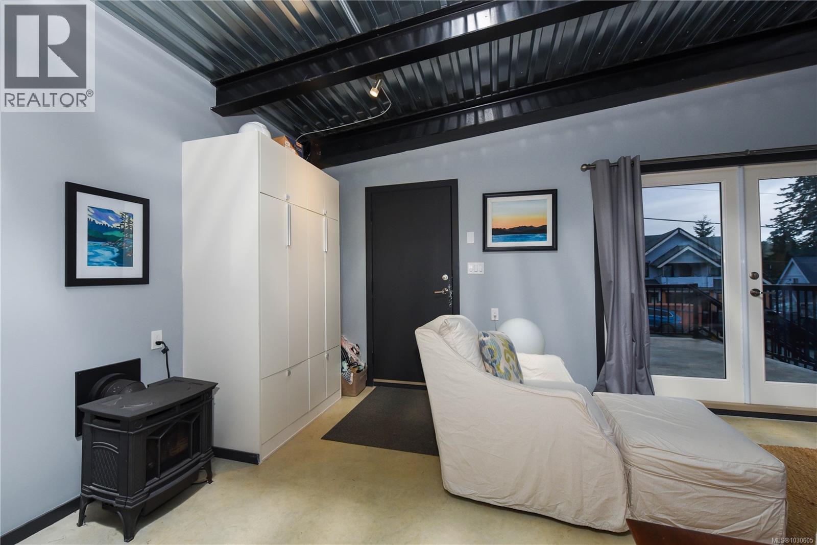 3855-3857 Warren Ave - 43