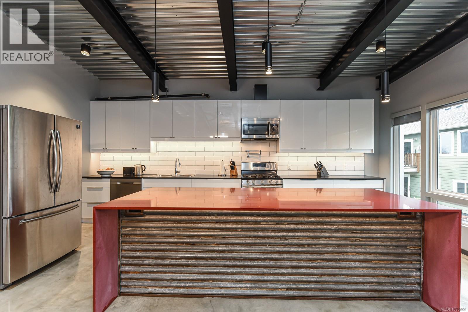 3855-3857 Warren Ave - 5