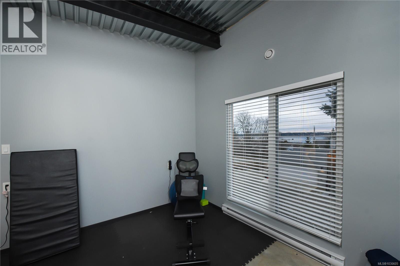 3855-3857 Warren Ave - 50