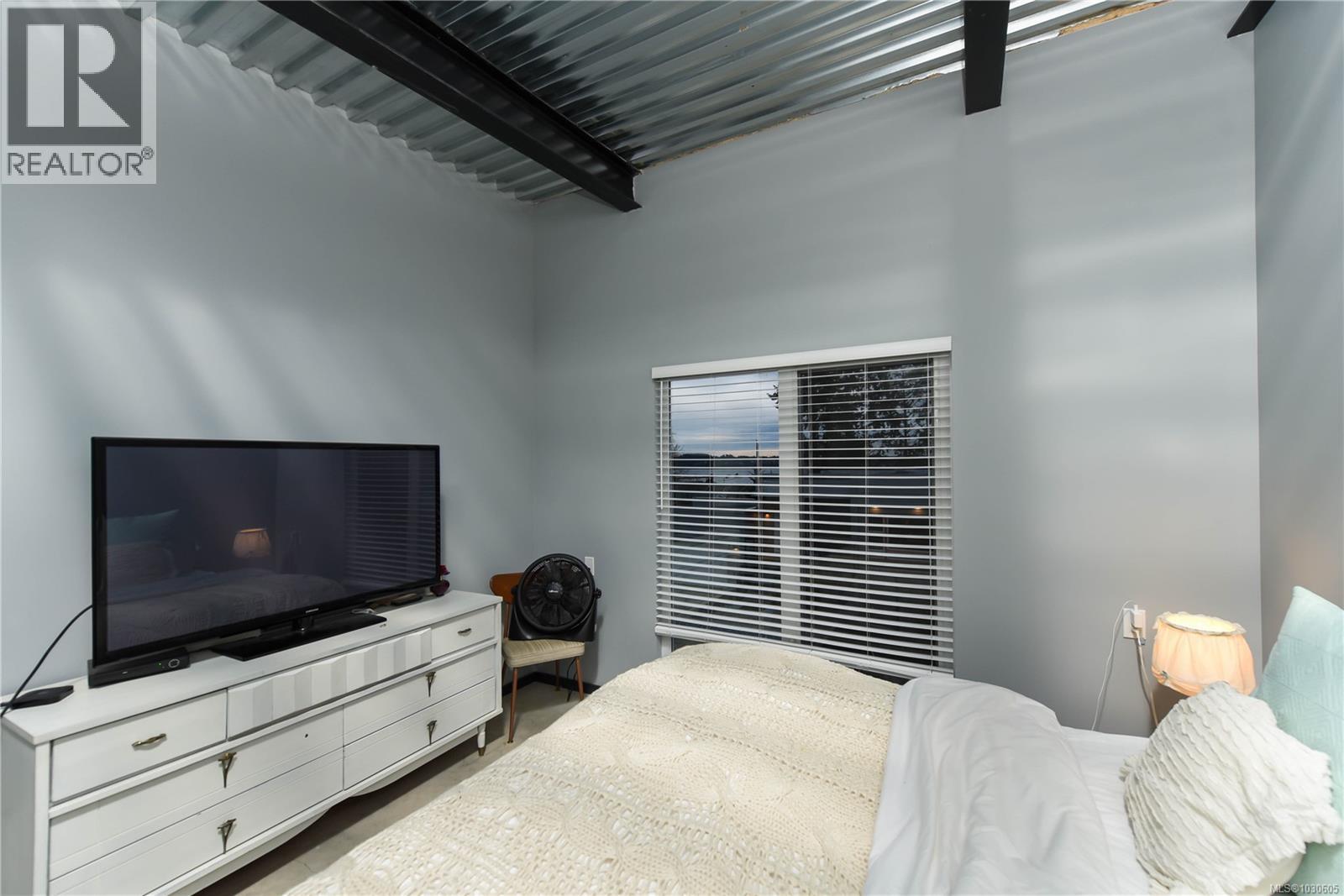 3855-3857 Warren Ave - 53