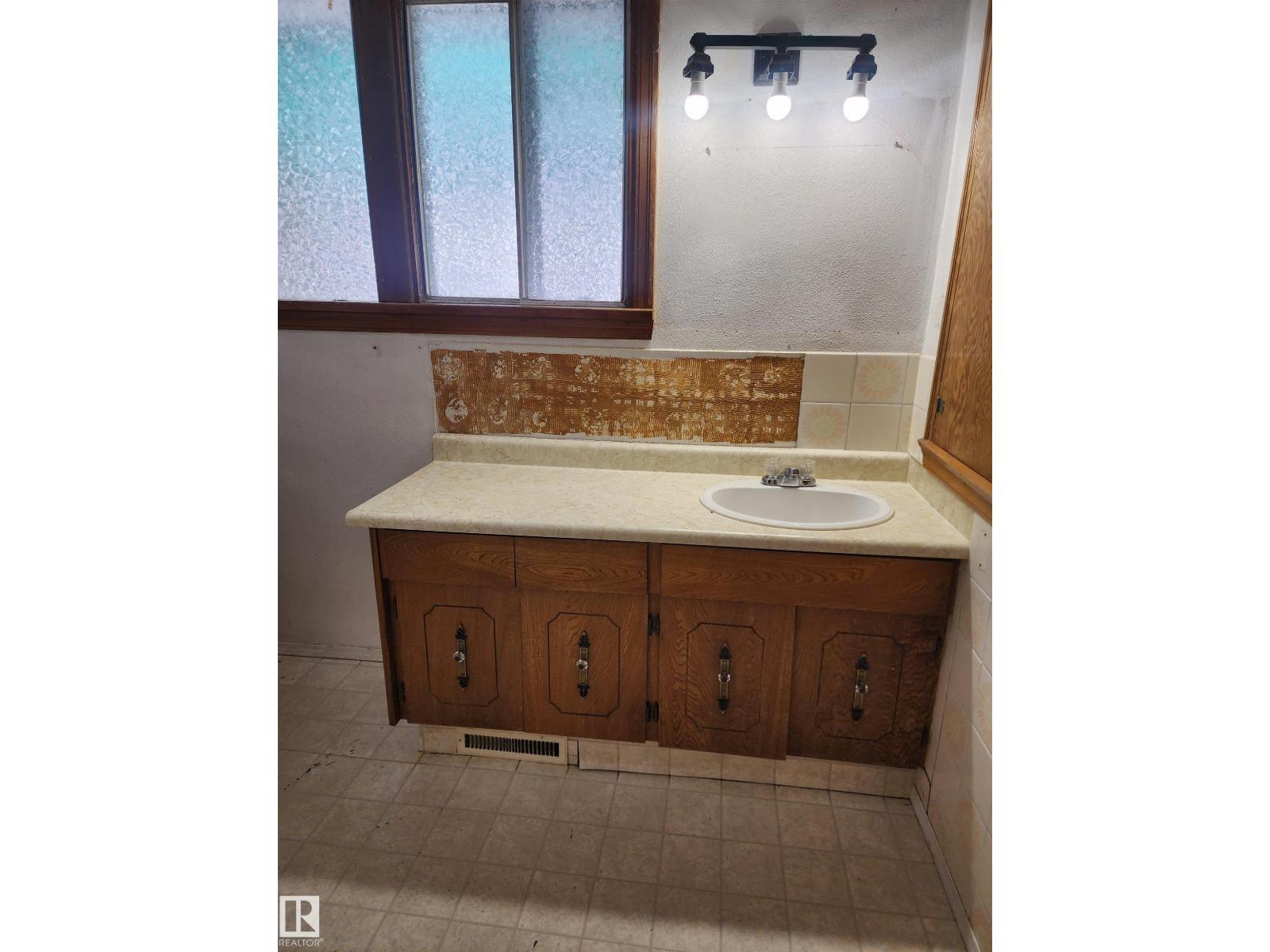 10305 98 AV, Fort Saskatchewan