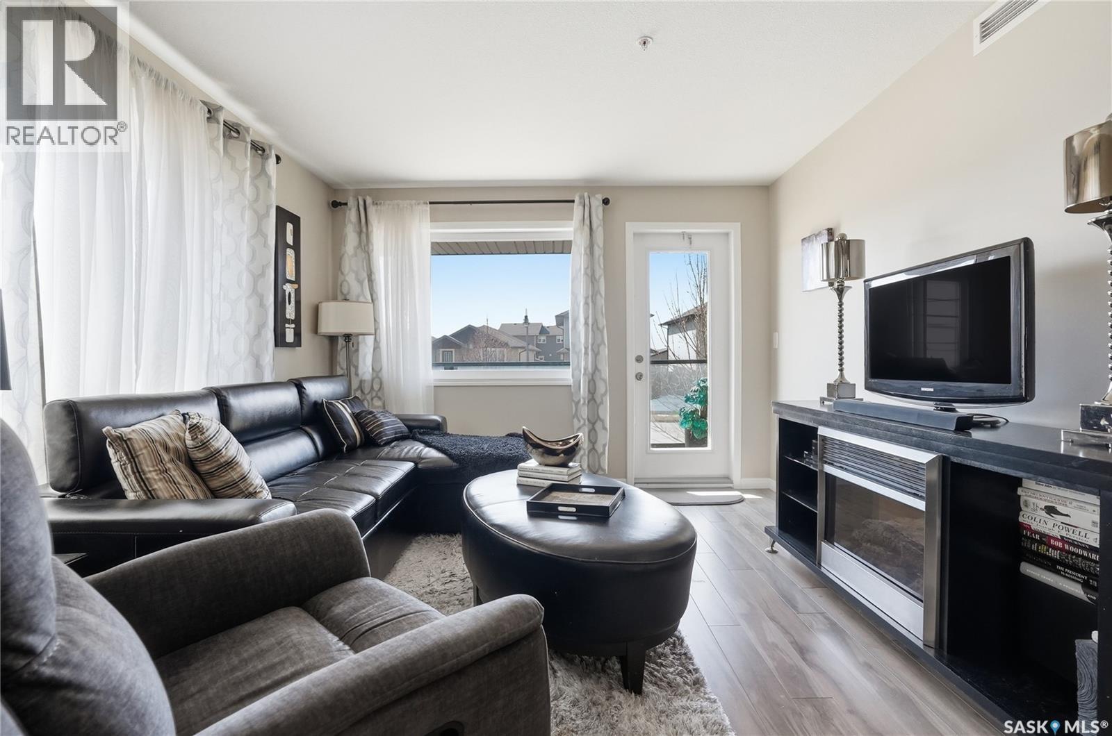 #1105 102 WILLIS CRESCENT - 15