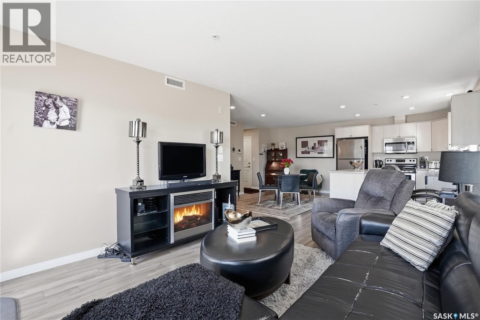 #1105 102 WILLIS CRESCENT - 18