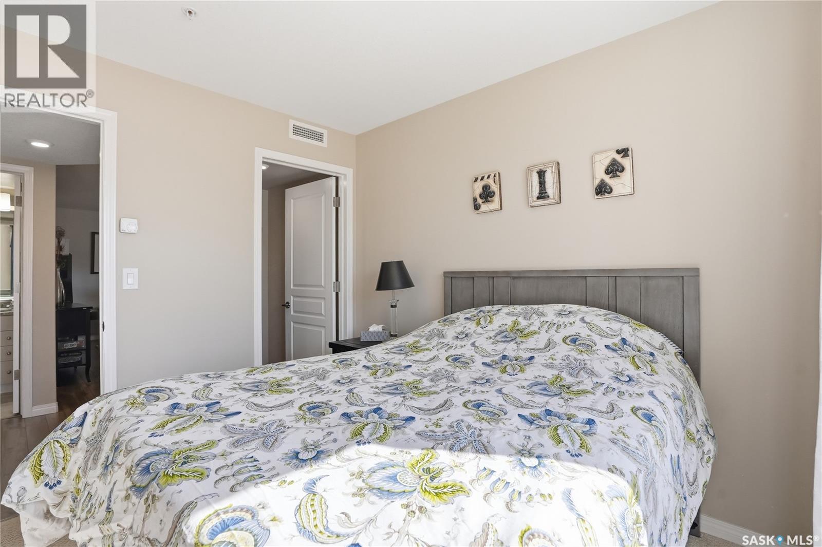 #1105 102 WILLIS CRESCENT - 25