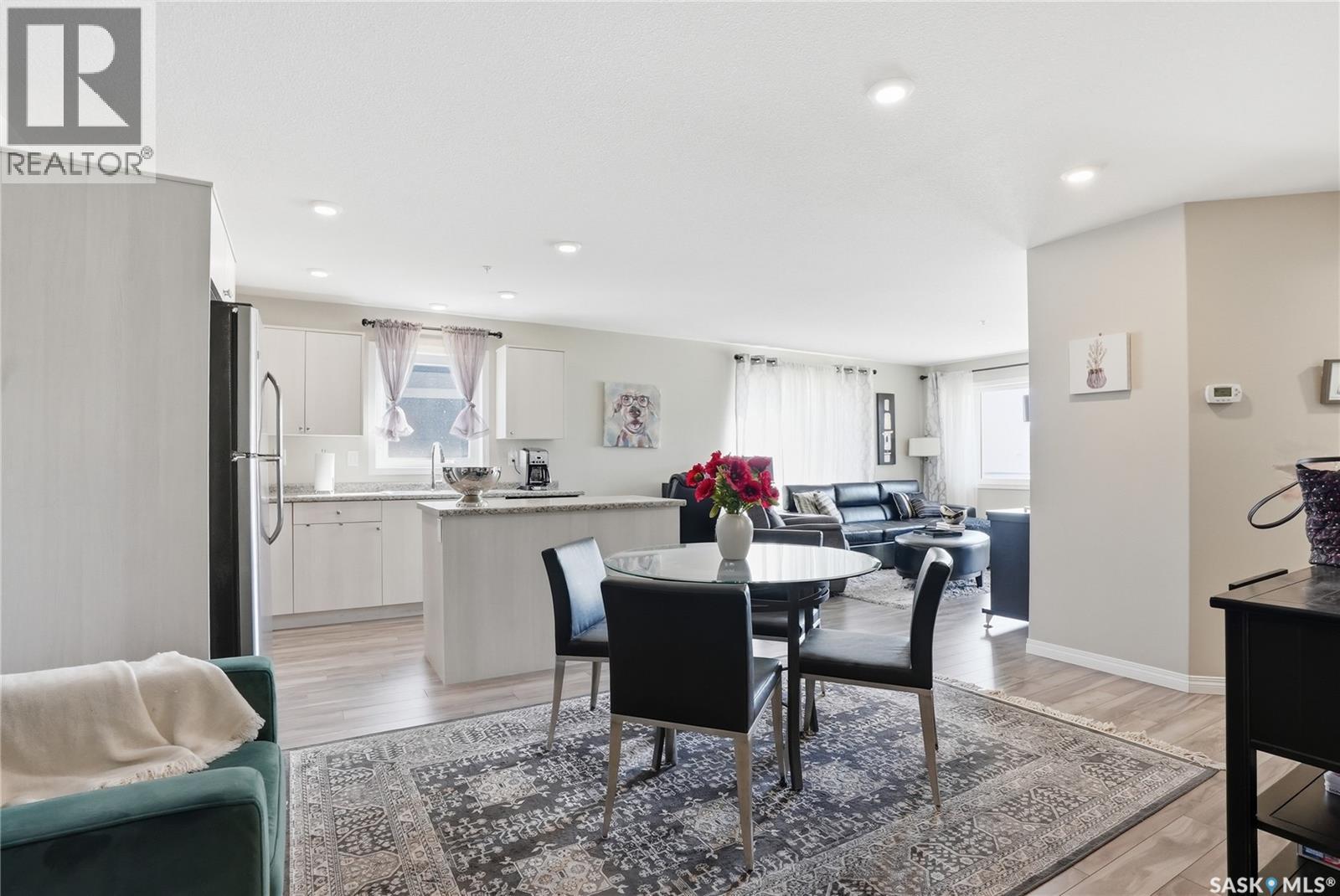 #1105 102 WILLIS CRESCENT - 4