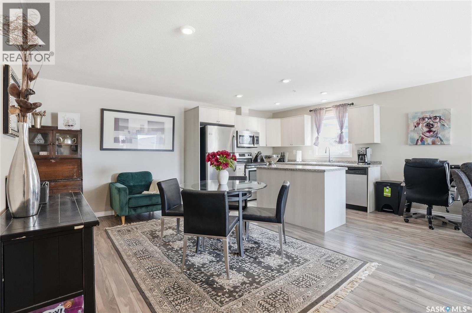 #1105 102 WILLIS CRESCENT - 6