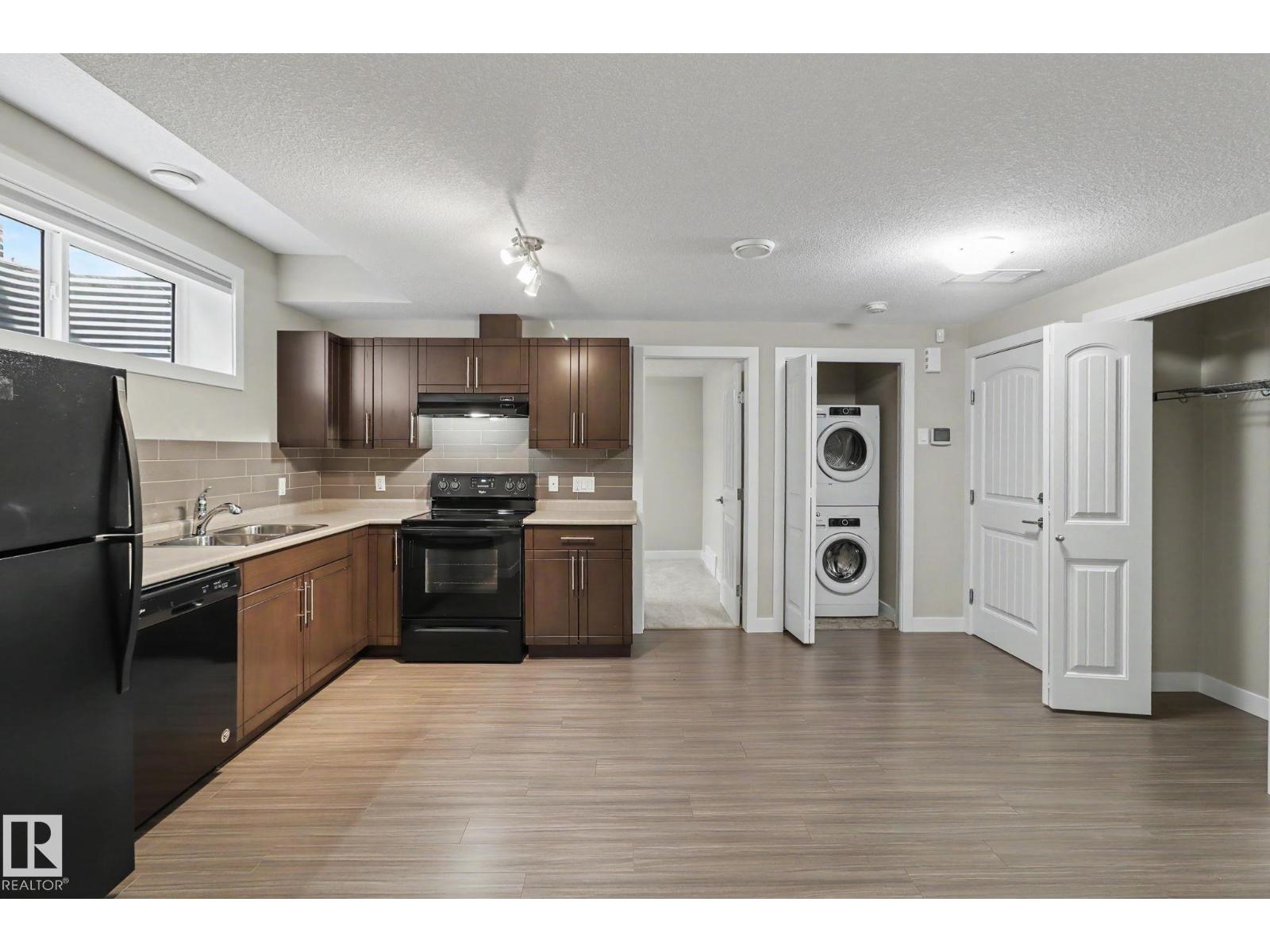 2547 AMERONGEN CR SW - 39