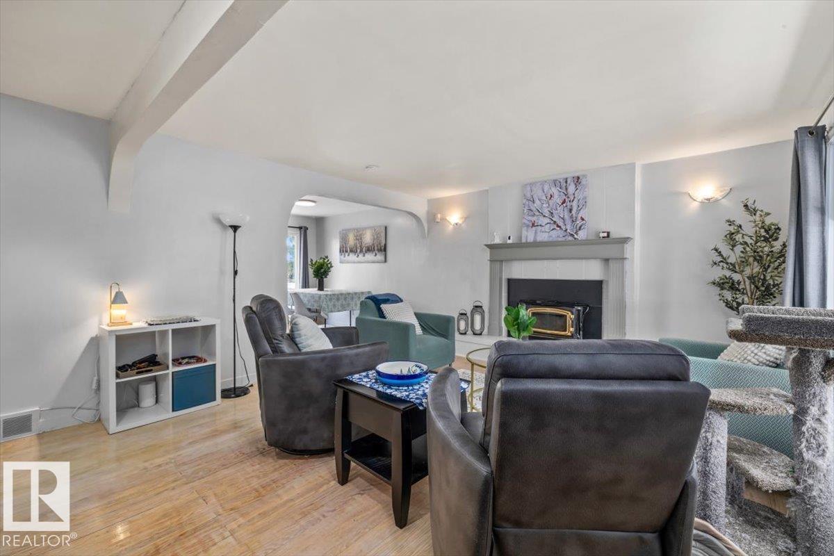 9304 128A AV NW, Edmonton