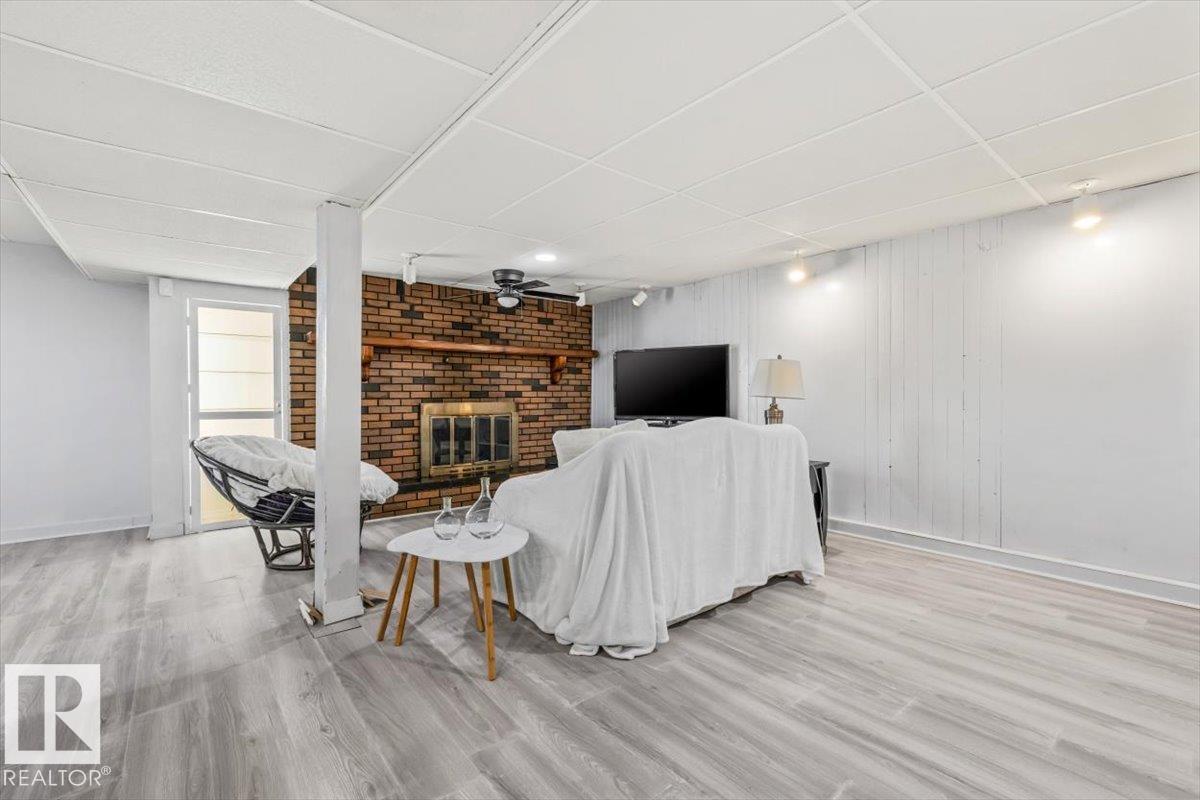 9304 128A AV NW, Edmonton