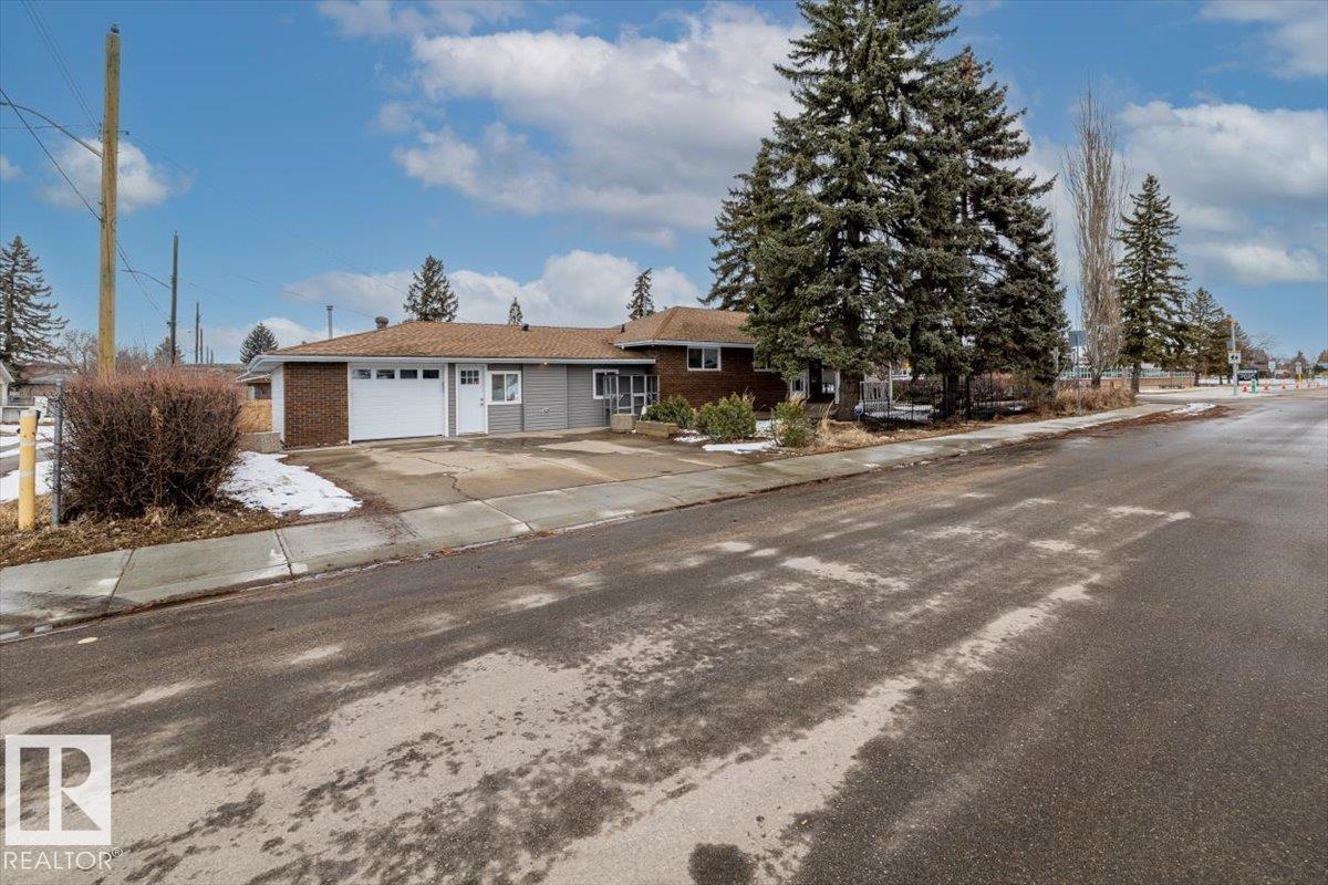 9304 128A AV NW, Edmonton