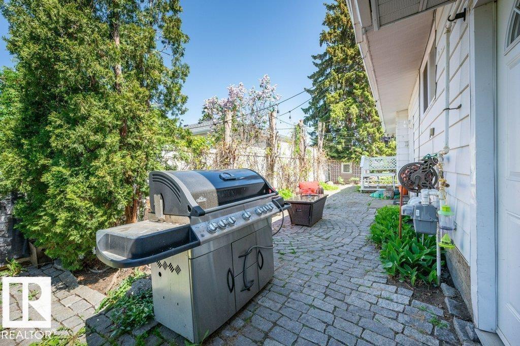 9304 128A AV NW, Edmonton