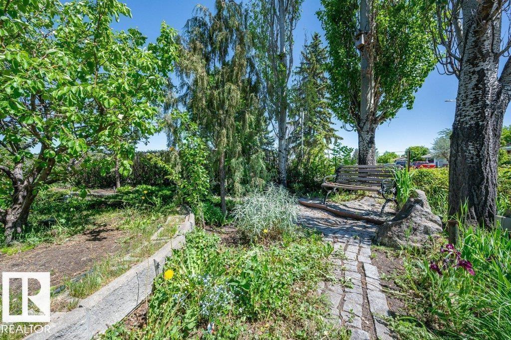 9304 128A AV NW, Edmonton