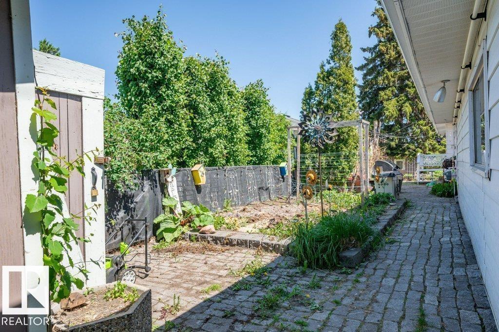 9304 128A AV NW, Edmonton