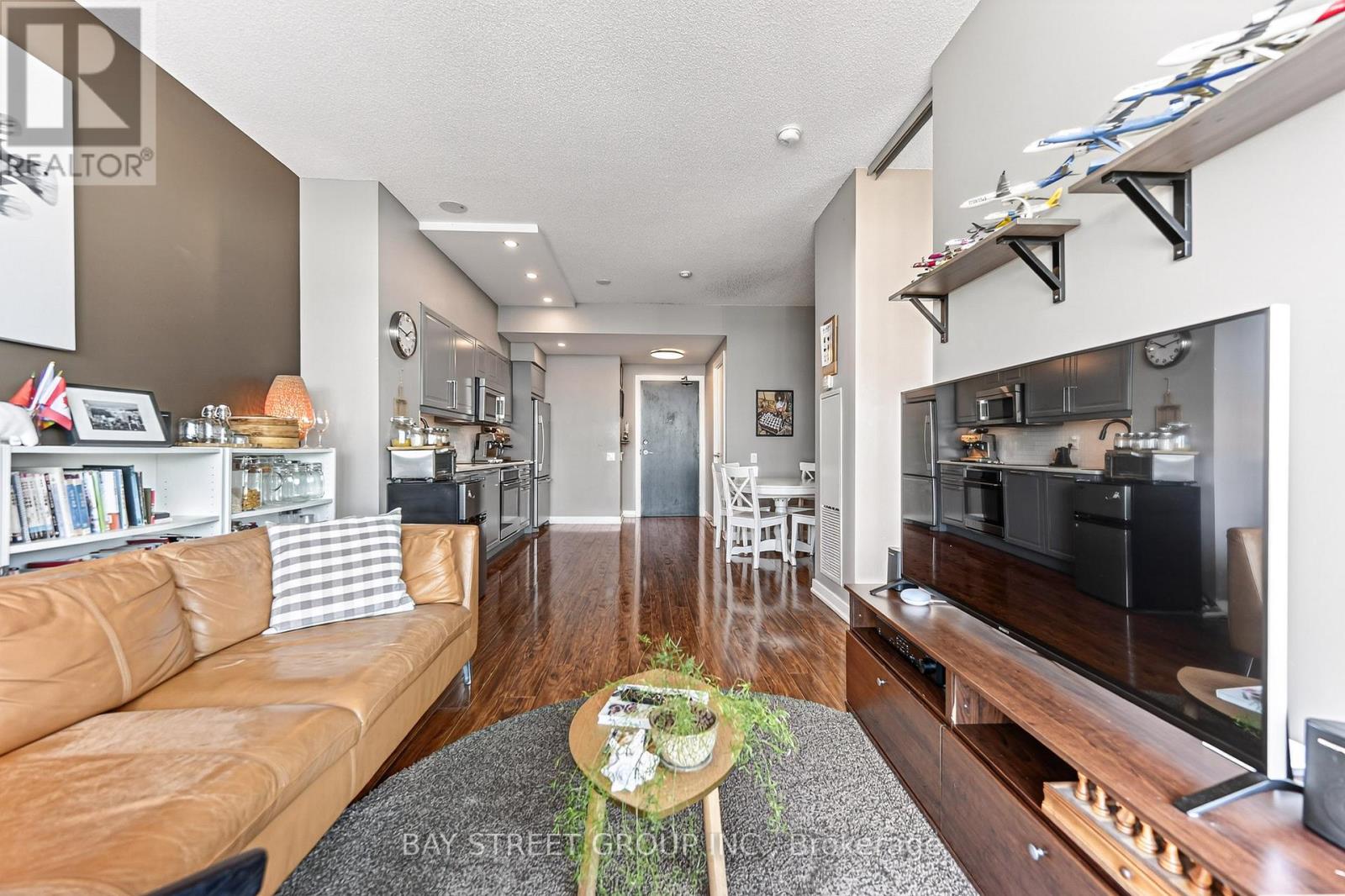 #3505 33 CHARLES STREET E - 13