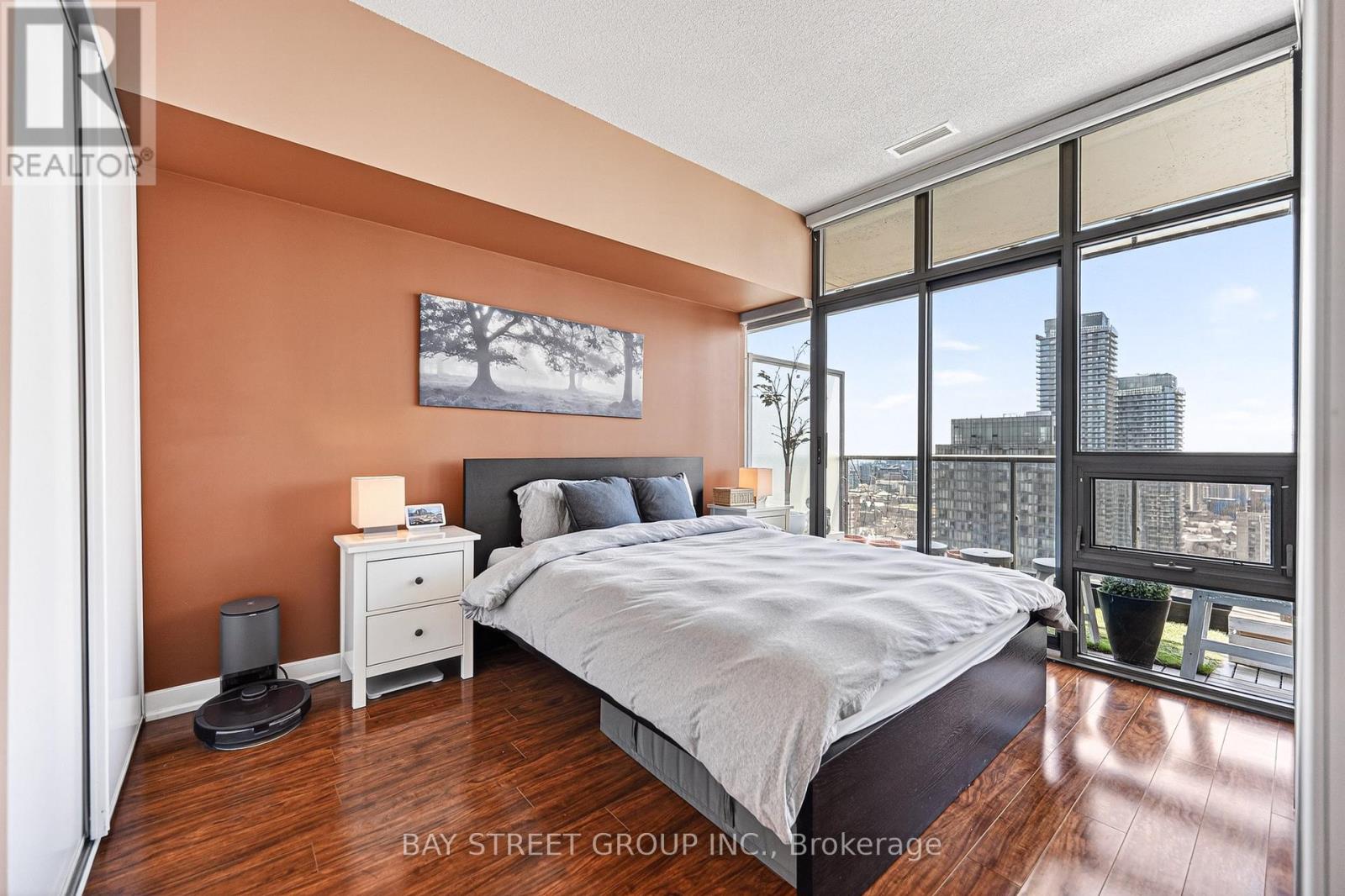 #3505 33 CHARLES STREET E - 16