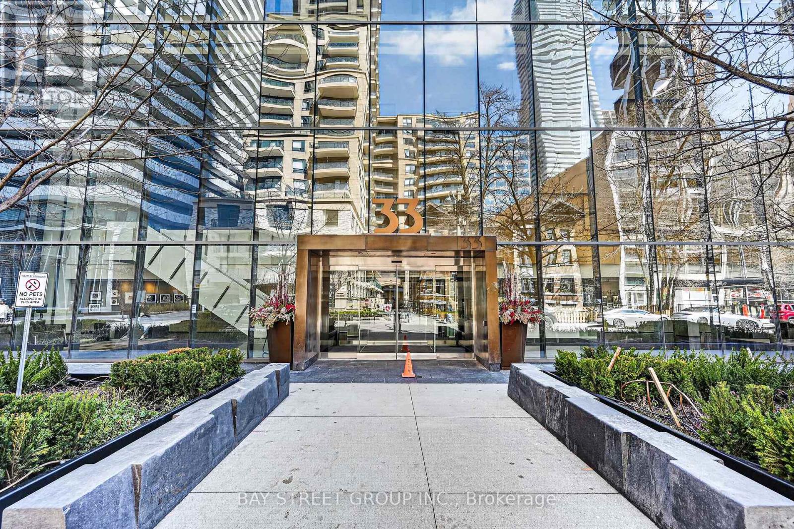 #3505 33 CHARLES STREET E - 28