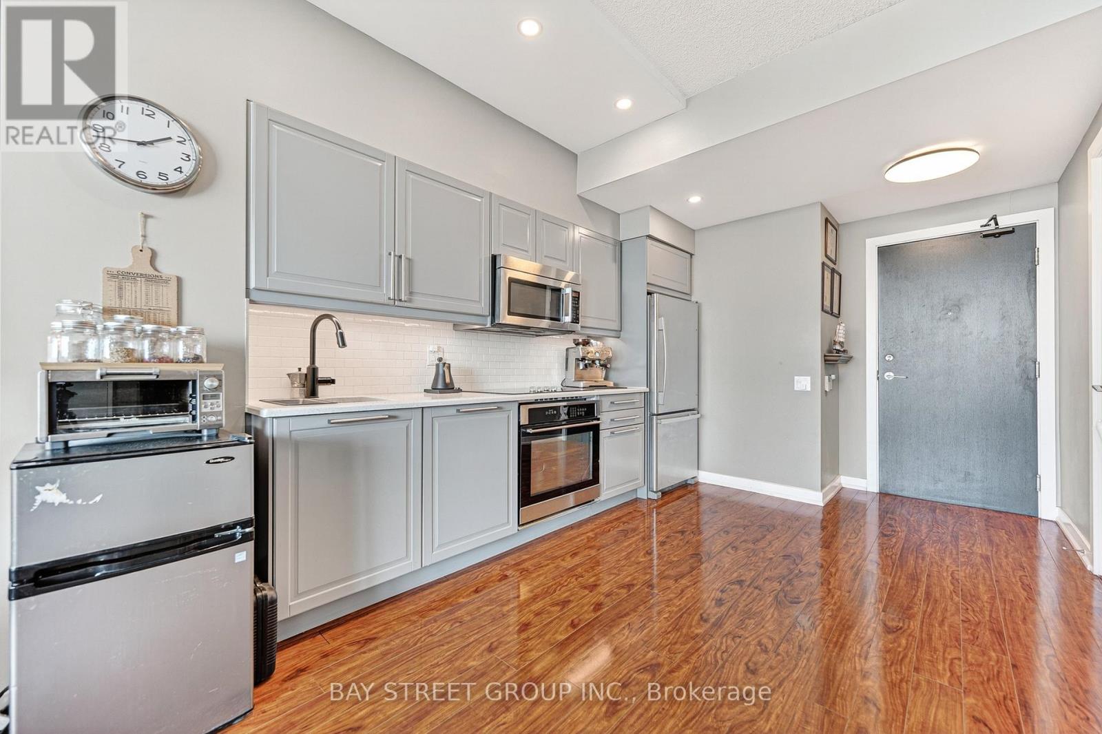 #3505 33 CHARLES STREET E - 5