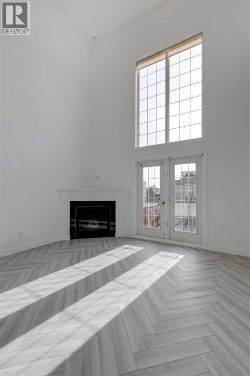 
          527 15 Avenue Southwest
            <br/>
            <span>Calgary</span>
            , 
            <span>AB</span>
             <span>T2R1R5</span>
         - Photo 23