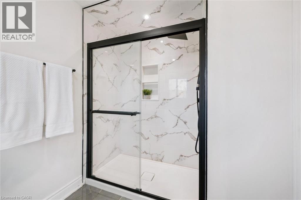 35 MELRAN Drive - 33