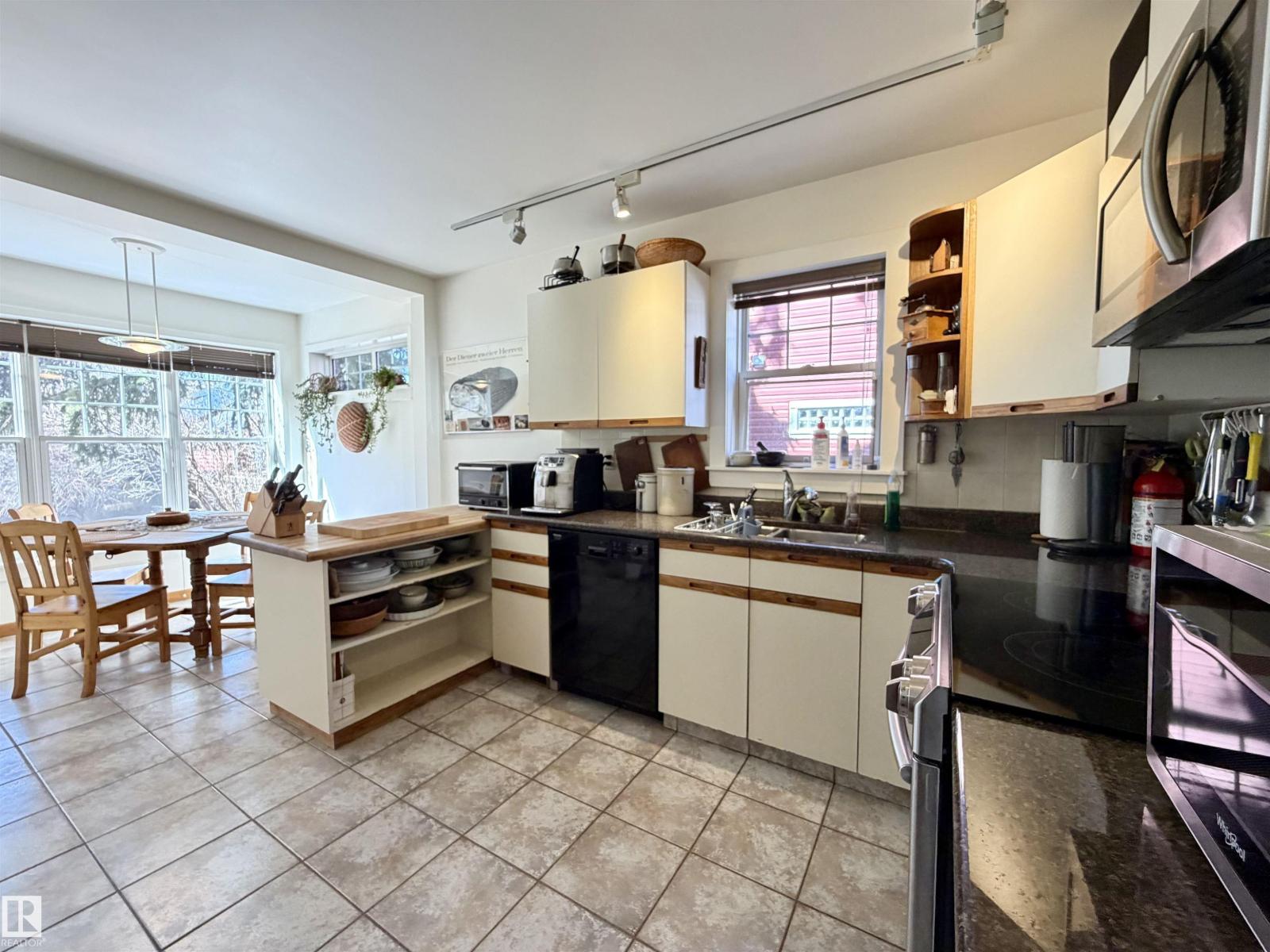 8734 117 ST NW, Edmonton