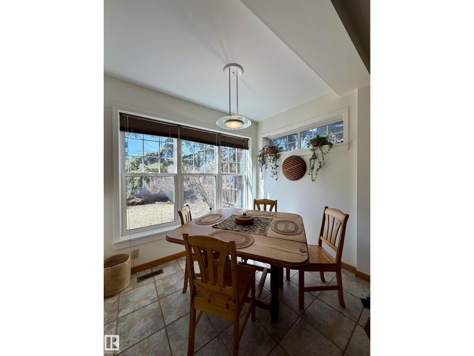 8734 117 ST NW, Edmonton