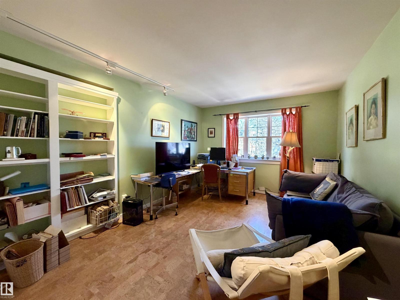 8734 117 ST NW, Edmonton