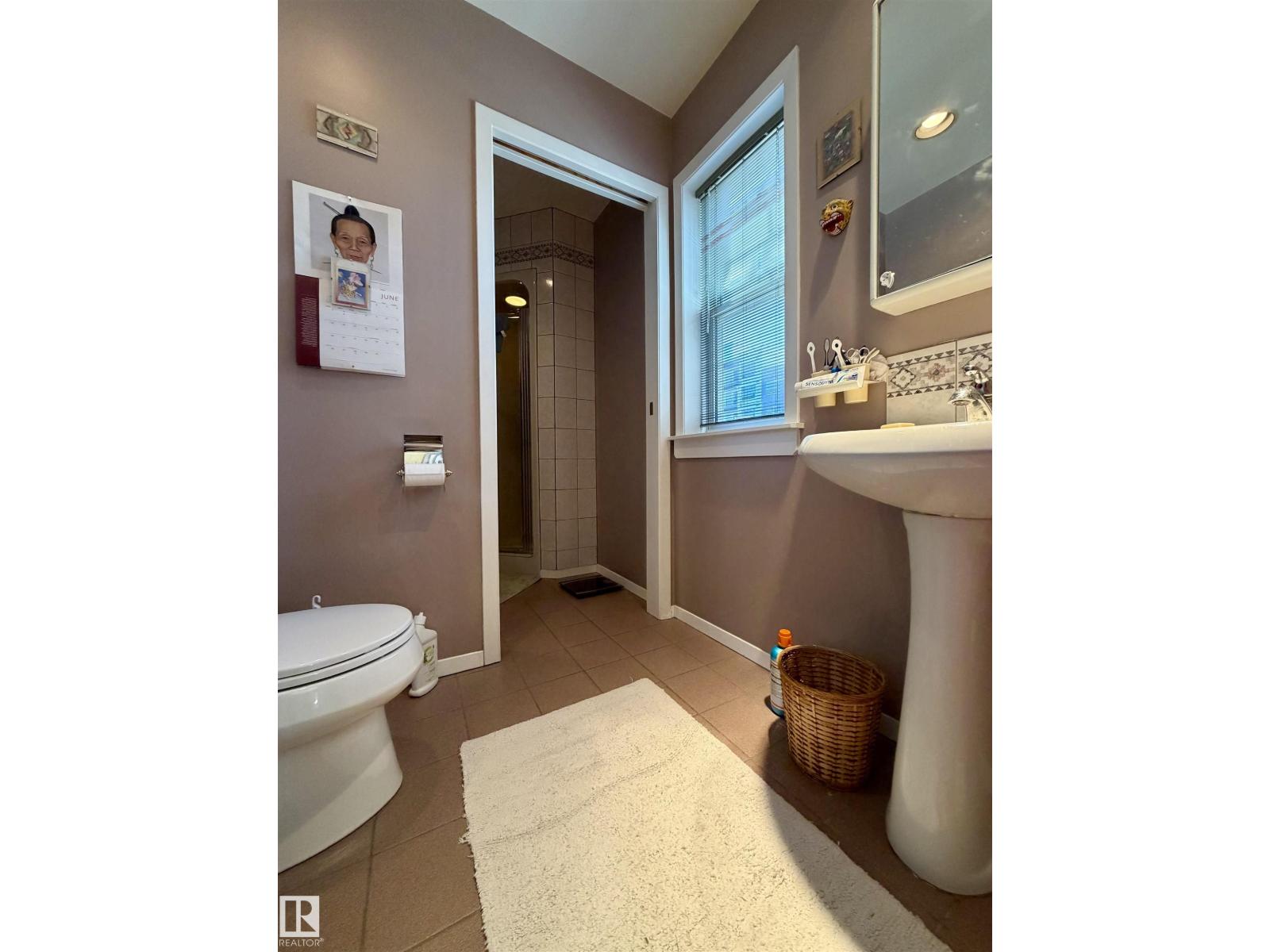 8734 117 ST NW, Edmonton