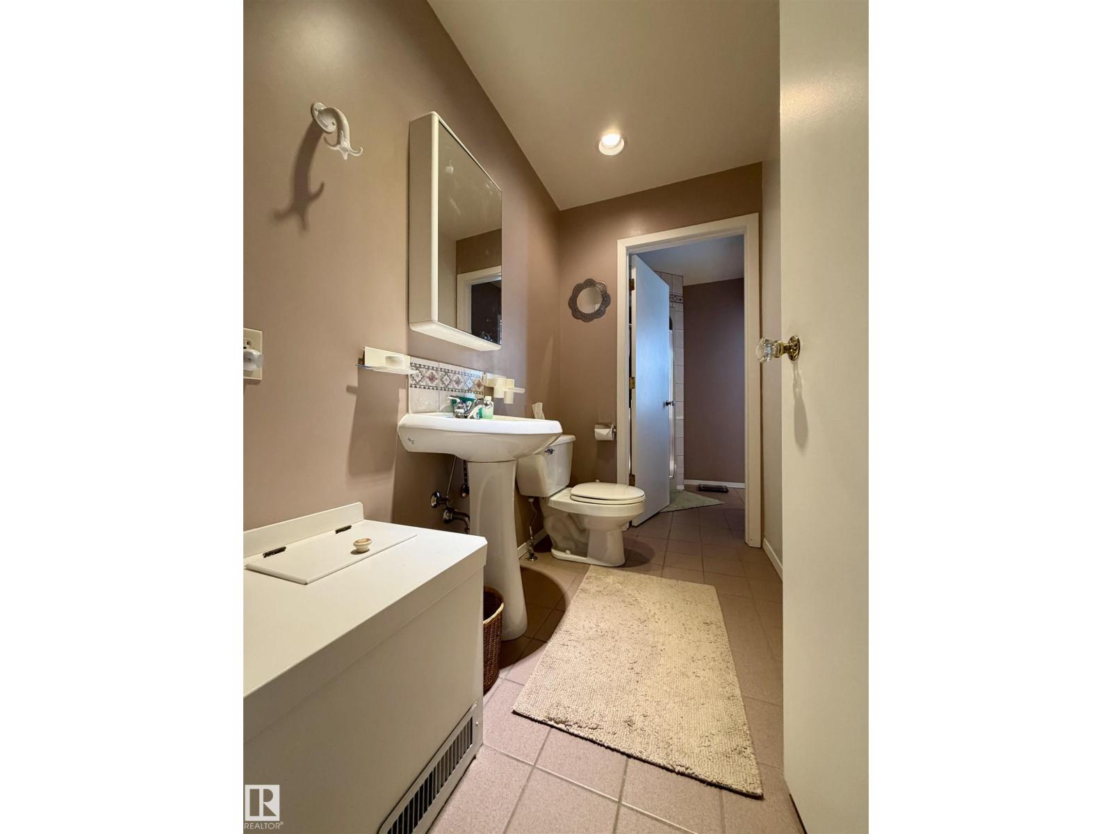 8734 117 ST NW, Edmonton