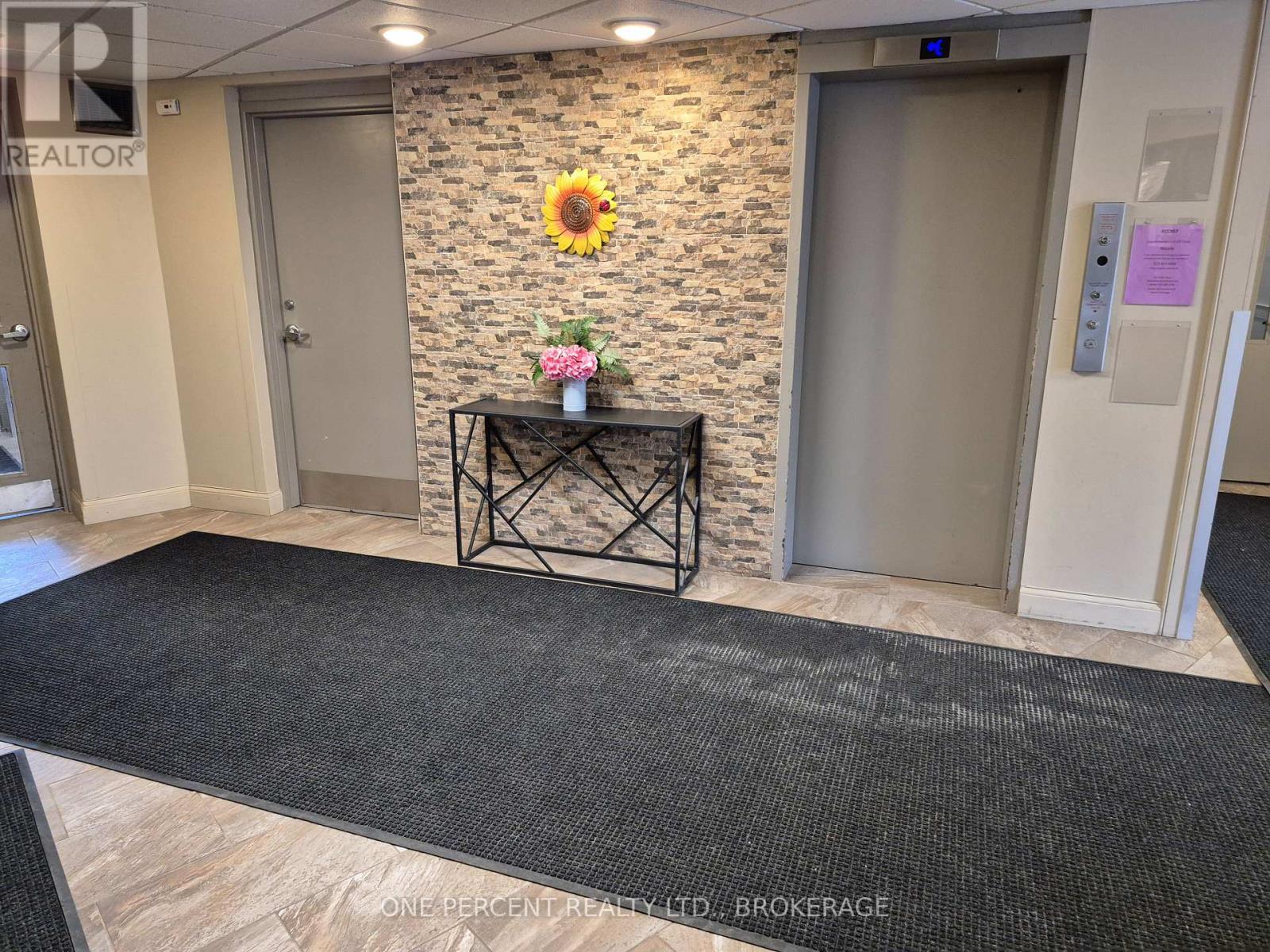 #204 17 ELDON HALL PLACE - 10