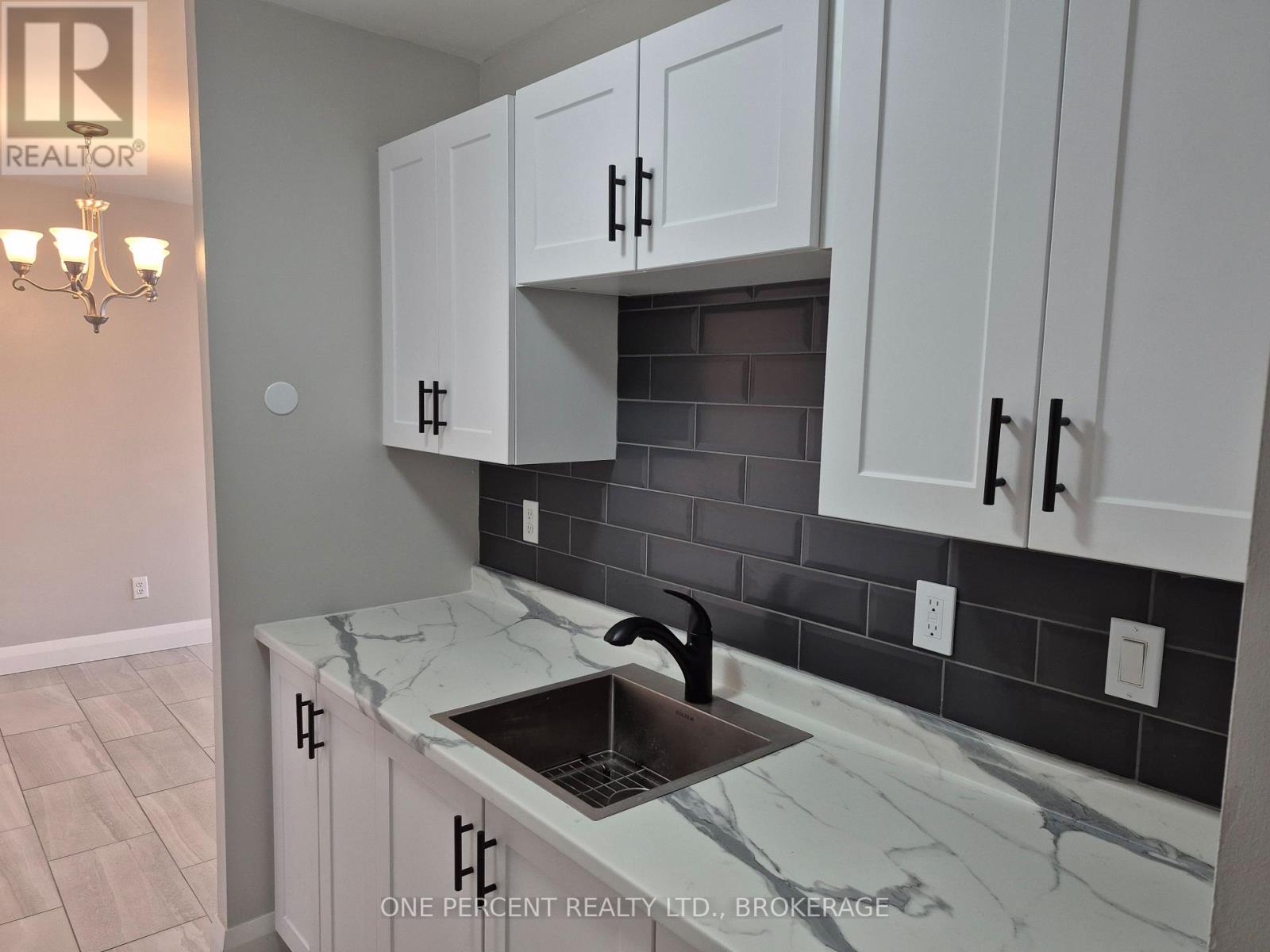 #204 17 ELDON HALL PLACE - 12