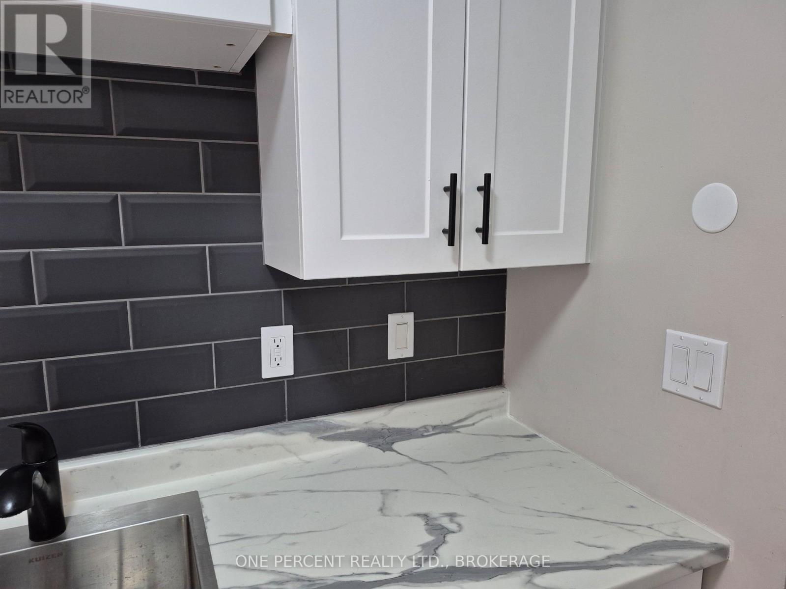 #204 17 ELDON HALL PLACE - 15