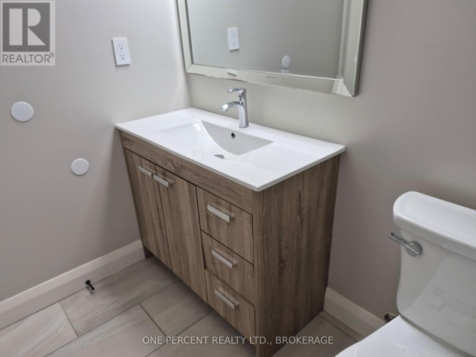 #204 17 ELDON HALL PLACE - 22