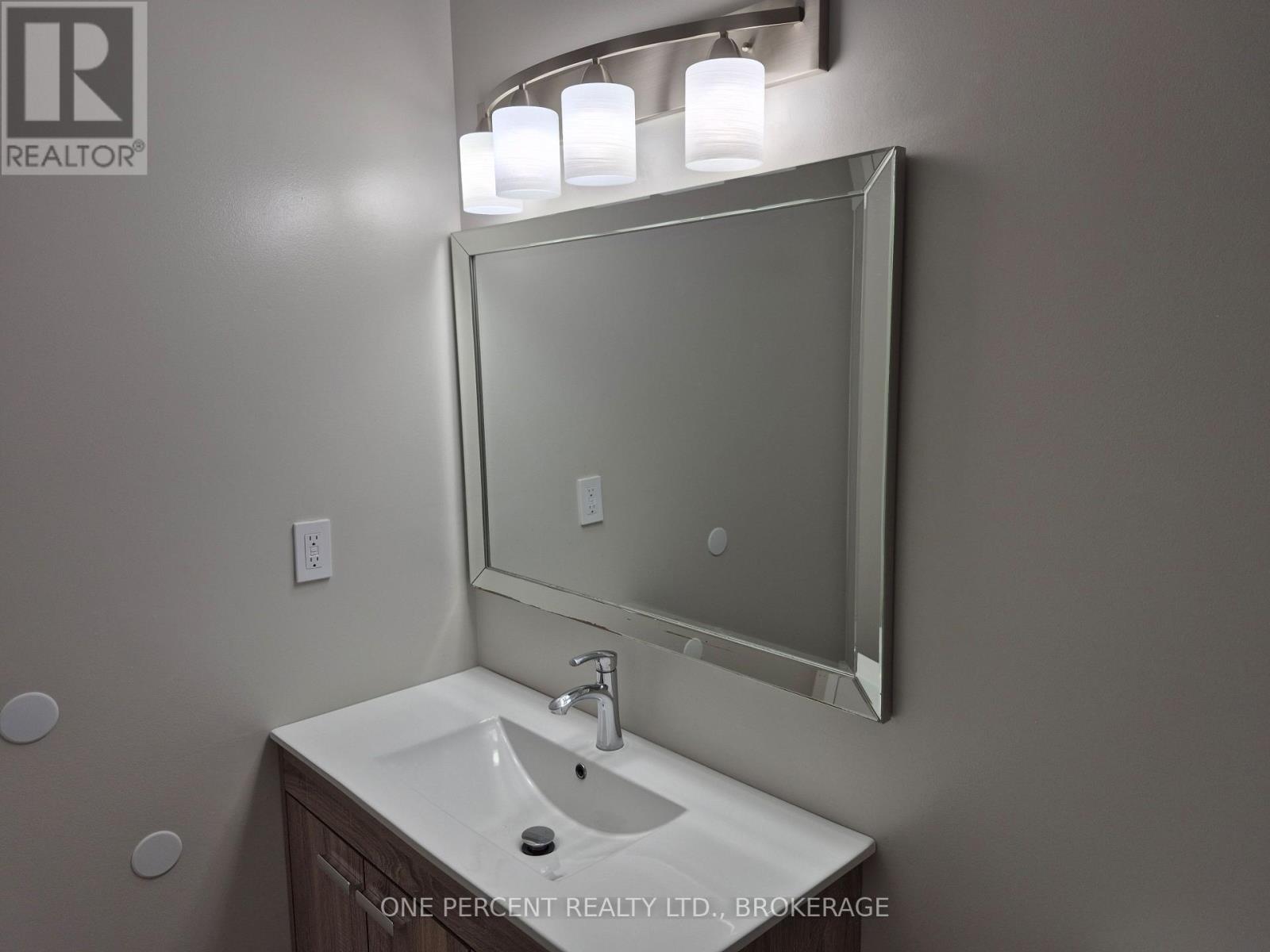 #204 17 ELDON HALL PLACE - 23