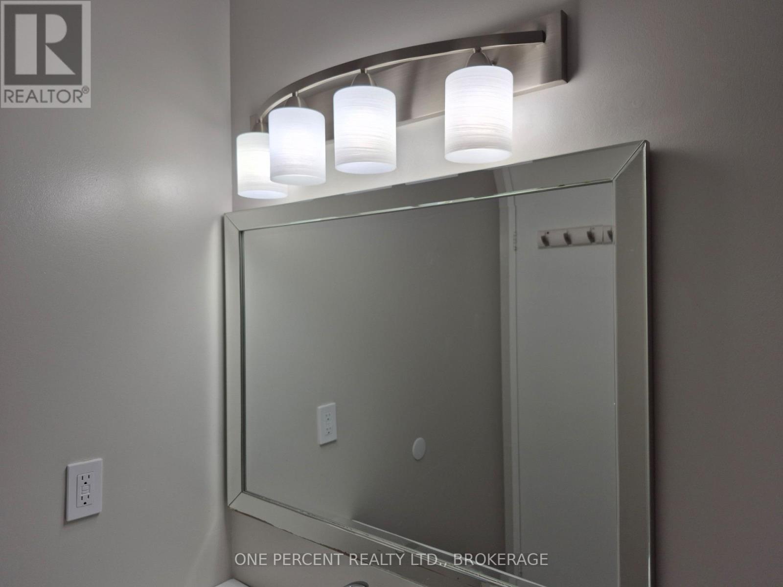 #204 17 ELDON HALL PLACE - 24