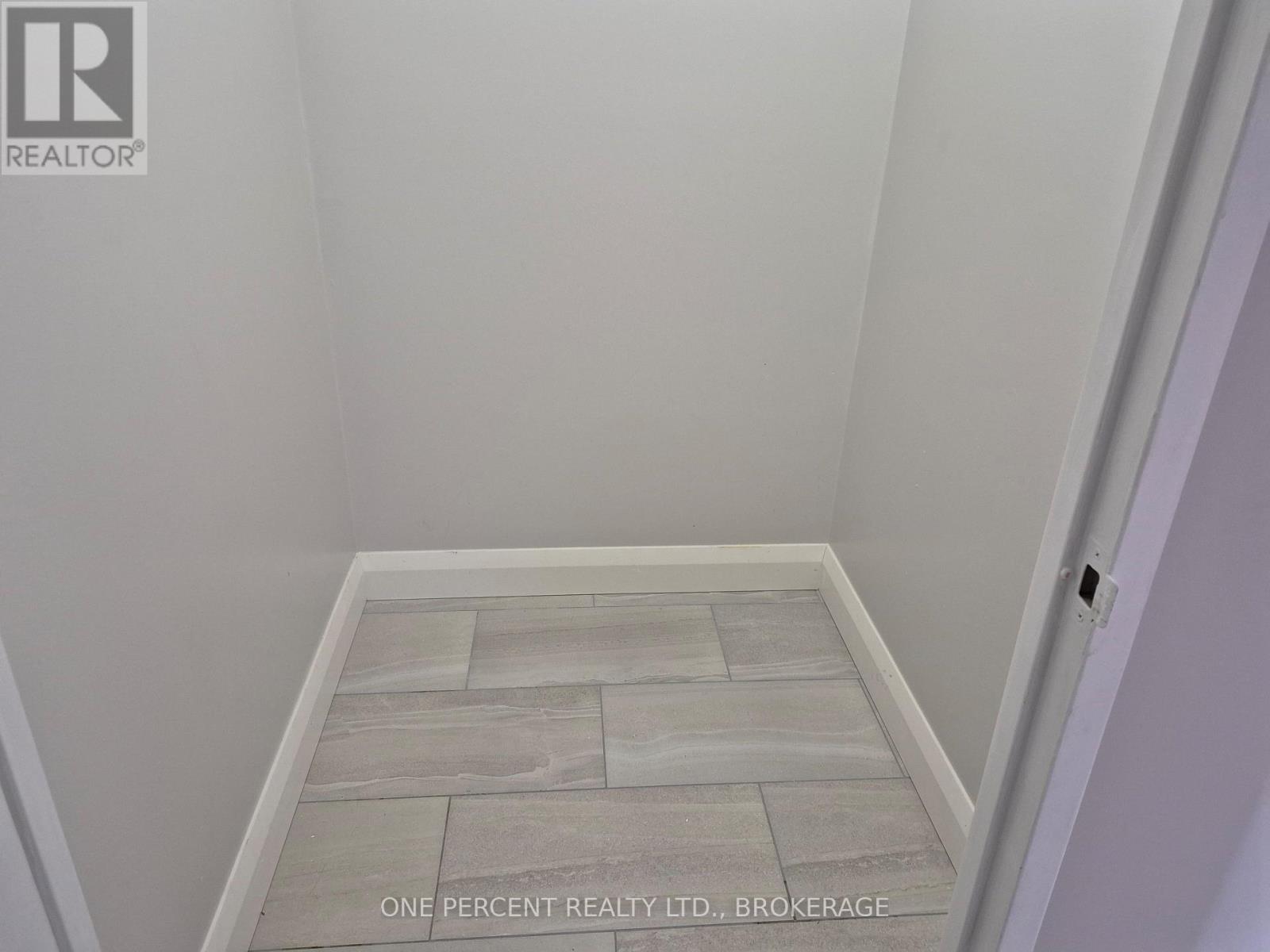 #204 17 ELDON HALL PLACE - 31