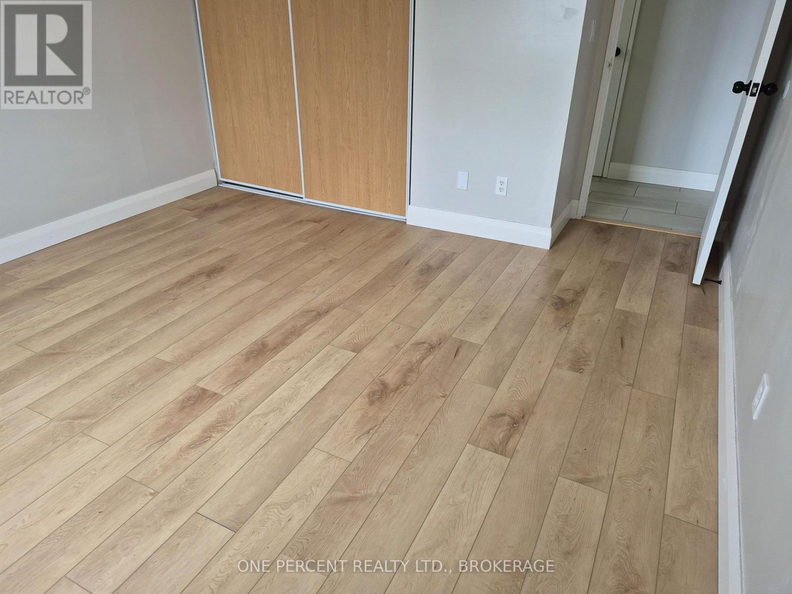 #204 17 ELDON HALL PLACE - 33