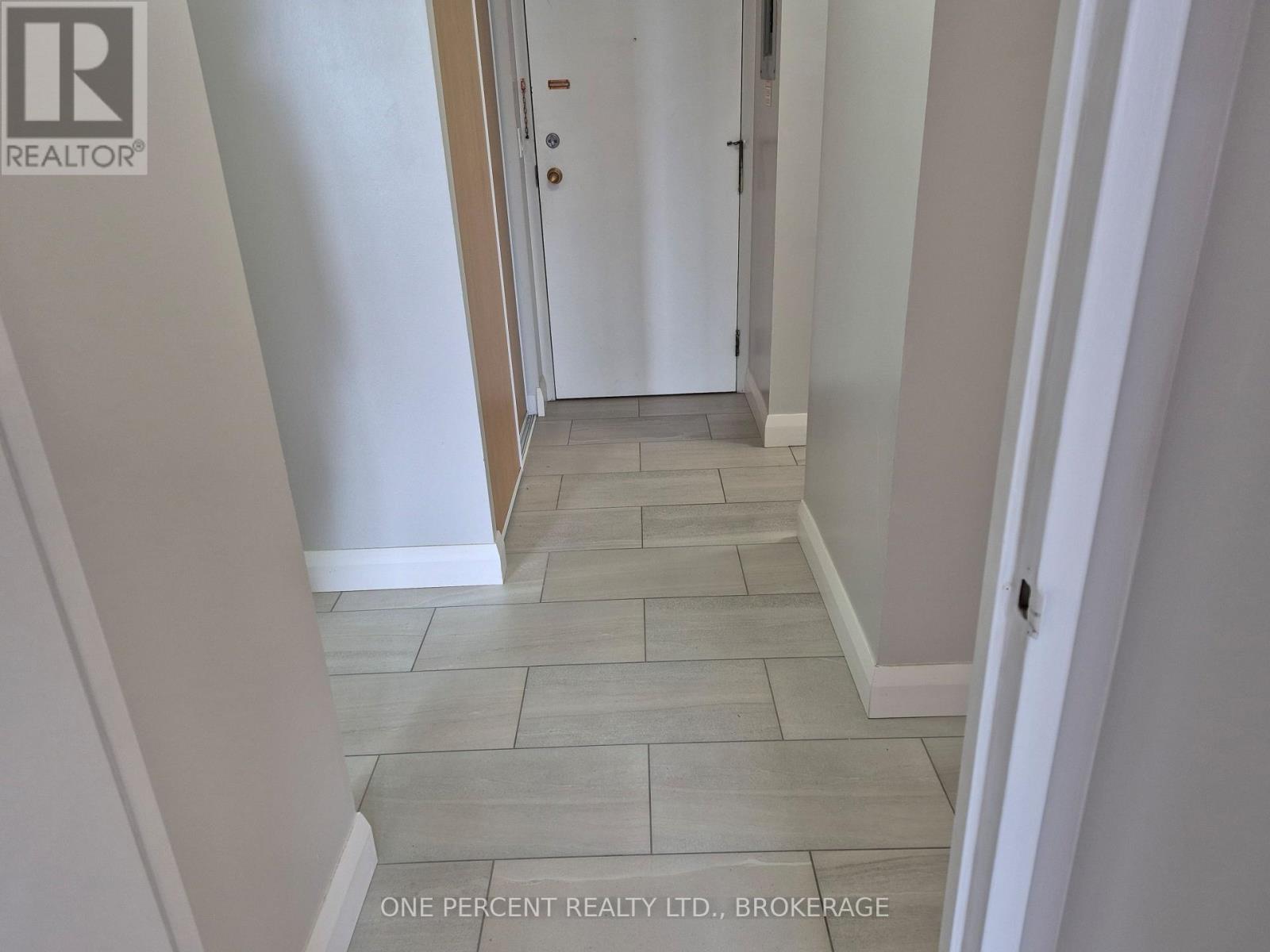 #204 17 ELDON HALL PLACE - 38