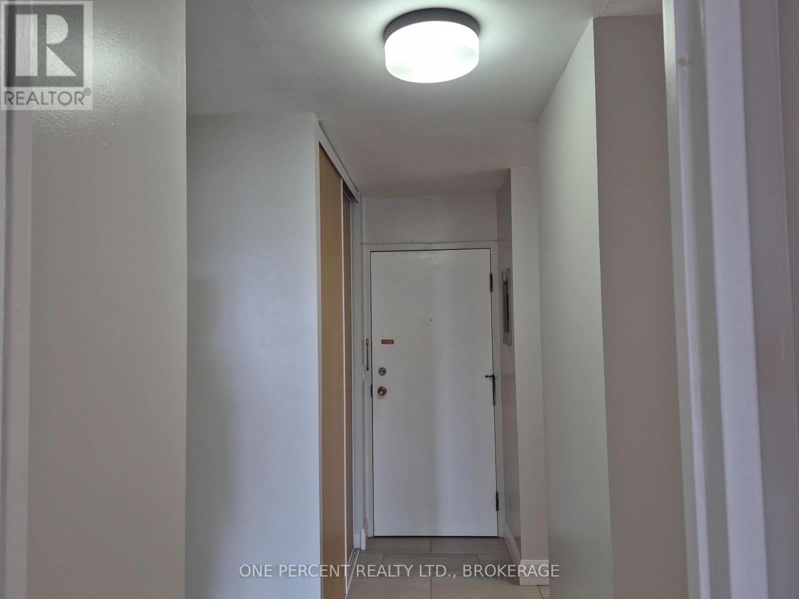 #204 17 ELDON HALL PLACE - 40